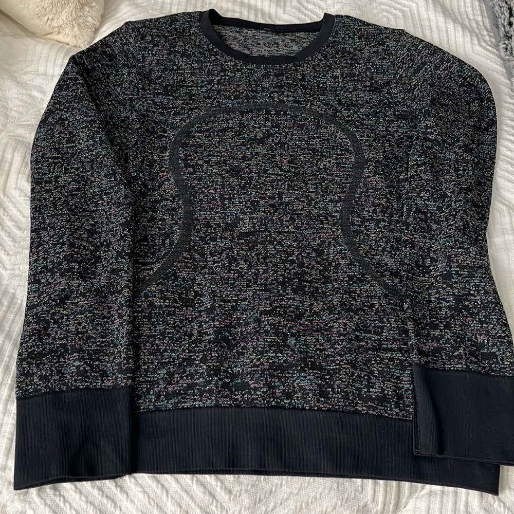 Lululemon women’s relaxed fit swiftly top